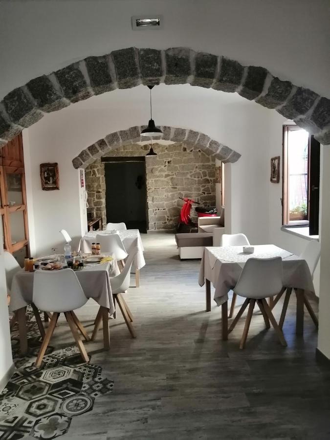 Bed and Breakfast Viche Viche Orgosolo Exteriér fotografie